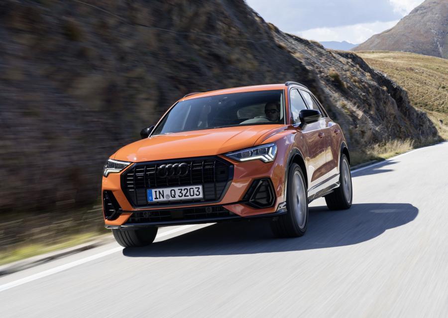  Audi Q3 Quattro S-Line Edition One 2018 года  (WW) (фото 13 из 30)